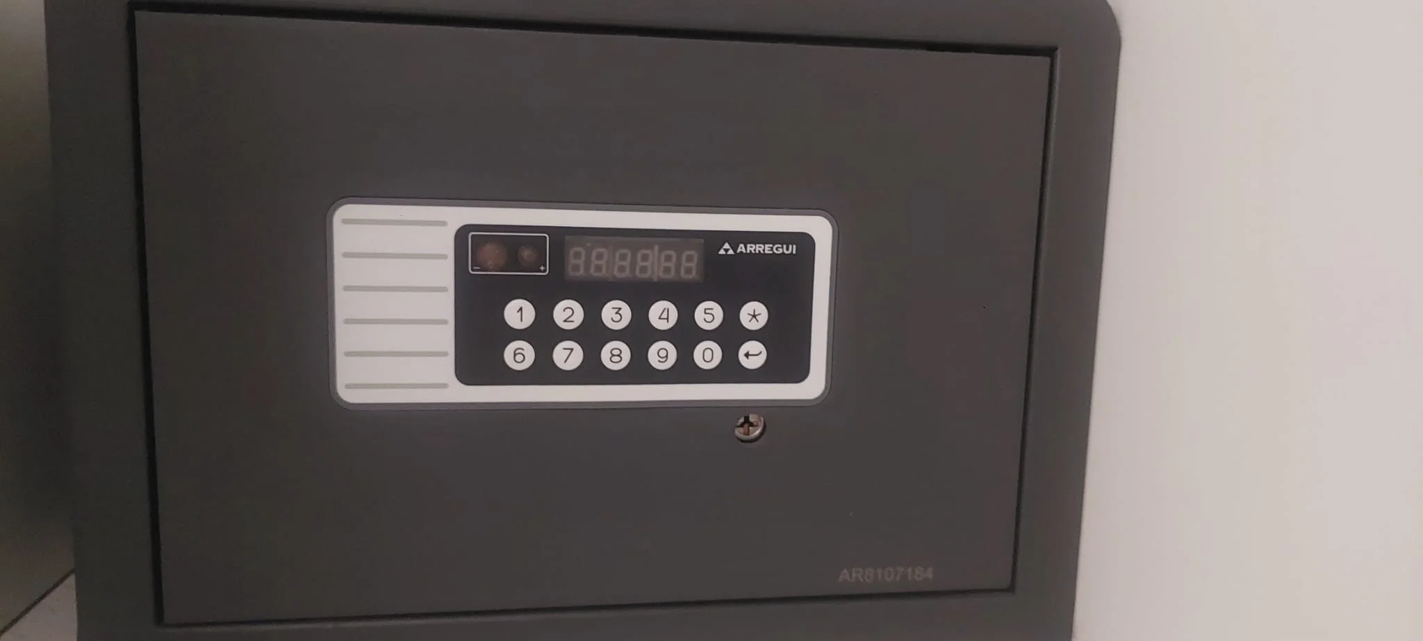 Caja fuerte utilizada en un servicio de cerrajería